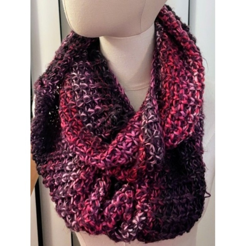 Infinity Scarf Knit Loop Cowl Neck Warmer Winter Fashion Purple Pink NWT